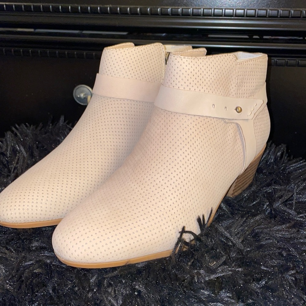 Clarks Women’s Boylan Dawn Ankle Bootie